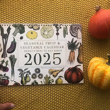 Laden Sie das Bild in den Galerie-Viewer, 🍎 Wandkalender Obst und Gemüse 2025: Feiern Sie jede Jahreszeit mit frischen Produkten! 🌽