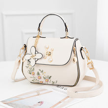 Laden Sie das Bild in den Galerie-Viewer, Modische Bestickte Bucket Bag