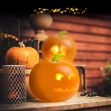 Laden Sie das Bild in den Galerie-Viewer, Sprechende Kürbislampe