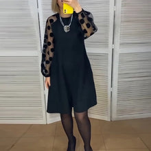 Laden Sie das Bild in den Galerie-Viewer, Elegantes Kleid mit Tupfenmuster