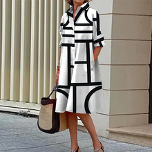 Laden Sie das Bild in den Galerie-Viewer, Kleid mit geometrischem Aufdruck und Taschen