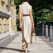 Laden Sie das Bild in den Galerie-Viewer, Ärmelloses tiefes V langes Kleid