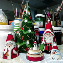 Laden Sie das Bild in den Galerie-Viewer, Gnom Ornament aus Holz