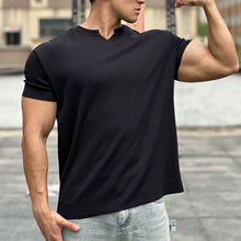 Laden Sie das Bild in den Galerie-Viewer, T-shirt mit kleinem V-Ausschnitt