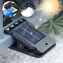 Laden Sie das Bild in den Galerie-Viewer, USB- &amp; Solarbetriebene Clip-Leuchte mit Bewegungssensor
