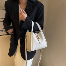 Laden Sie das Bild in den Galerie-Viewer, Ledereimer-Tasche