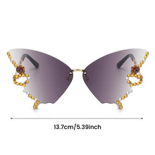 Laden Sie das Bild in den Galerie-Viewer, Sonnenbrille mit Schmetterlingsdiamanten