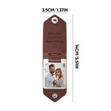 Laden Sie das Bild in den Galerie-Viewer, Leder Geschenk Schlüsselanhänger