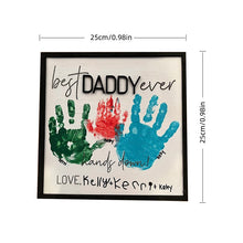 Laden Sie das Bild in den Galerie-Viewer, Personalisiertes Papa-Handabdruckschild aus Holz, DIY-Geschenk zum Vatertag