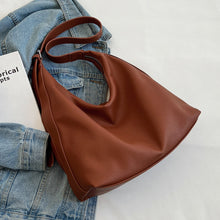 Laden Sie das Bild in den Galerie-Viewer, Tote Tasche aus weichem Veganleder für Frauen