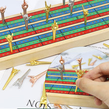 Laden Sie das Bild in den Galerie-Viewer, Kreatives interaktives Brettspiel Lustiges Kartenspiel Genagelt