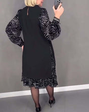 Laden Sie das Bild in den Galerie-Viewer, Imitiertes zweiteiliges bedrucktes Kleid