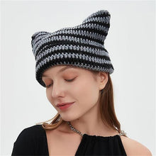 Laden Sie das Bild in den Galerie-Viewer, Warme Strickpullovermütze mit Katzenohren für den Winter