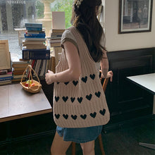 Laden Sie das Bild in den Galerie-Viewer, Herz-Schulter-Stricktasche