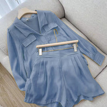 Laden Sie das Bild in den Galerie-Viewer, Zweiteiliges, übergroßes T-Shirt mit Knopfleiste und Shorts für Damen