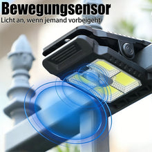 Laden Sie das Bild in den Galerie-Viewer, USB- &amp; Solarbetriebene Clip-Leuchte mit Bewegungssensor