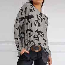 Laden Sie das Bild in den Galerie-Viewer, Langärmliges T-Shirt mit Animal-Print