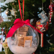 Laden Sie das Bild in den Galerie-Viewer, Christbaumschmuck transparente Kugel