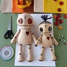 Laden Sie das Bild in den Galerie-Viewer, Halloween-Voodoo-Puppen-Nähschablonen-Set (6-teilig) - mit Anleitung
