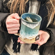 Laden Sie das Bild in den Galerie-Viewer, Pfote drucken Ozean Shoreline Becher