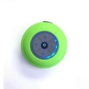 Wasserdichter Bluetooth-Lautsprecher mit bunten Lichtern