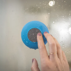 Wasserdichter Bluetooth-Lautsprecher mit bunten Lichtern