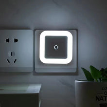 Laden Sie das Bild in den Galerie-Viewer, Intelligente Lichtsteuerung Sensor führte Nachtlicht