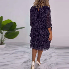 Laden Sie das Bild in den Galerie-Viewer, Elegantes Lagenkleid mit Polka Dot-Print