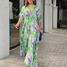 Laden Sie das Bild in den Galerie-Viewer, Lässiges Kleid mit bemaltem Aufdruck