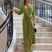 Laden Sie das Bild in den Galerie-Viewer, Plissiertes Kleid mit Schlitz in der Taille