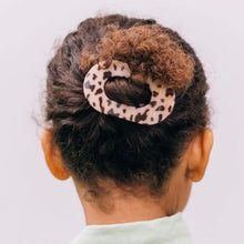 Laden Sie das Bild in den Galerie-Viewer, Flache runde Haarspange