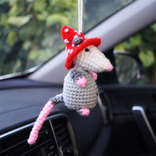 Laden Sie das Bild in den Galerie-Viewer, Possum Auto Charm