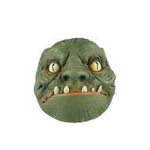 Laden Sie das Bild in den Galerie-Viewer, Horror-Kopf-Ornament aus Harz