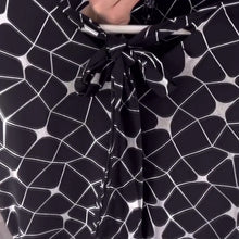 Laden Sie das Bild in den Galerie-Viewer, Slim Fit-Kleid mit Rundhalsausschnitt und Print