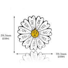 Laden Sie das Bild in den Galerie-Viewer, Kreative drehbare Roulette-Brosche