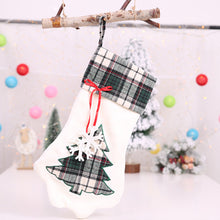 Laden Sie das Bild in den Galerie-Viewer, Weihnachtsbaumschmuck Strumpfhalter