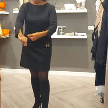 Laden Sie das Bild in den Galerie-Viewer, Einfarbiges Freizeitkleid mit Rundhalsausschnitt