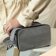 Laden Sie das Bild in den Galerie-Viewer, Karierte Kosmetiktasche mit großem Fassungsvermögen