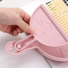 Laden Sie das Bild in den Galerie-Viewer, Mini-Schreibtischbesen Tastatur-Reinigungsbürste