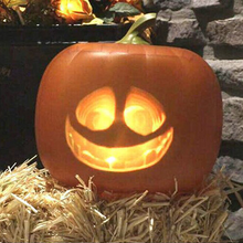 Laden Sie das Bild in den Galerie-Viewer, Sprechende Kürbislampe