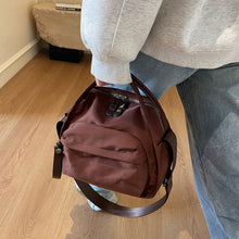Laden Sie das Bild in den Galerie-Viewer, Leichte Minimalistische Nylon-Tasche