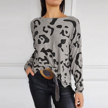 Laden Sie das Bild in den Galerie-Viewer, Langärmliges T-Shirt mit Animal-Print