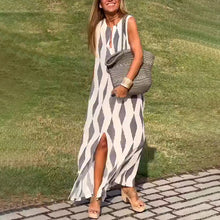 Laden Sie das Bild in den Galerie-Viewer, Langes Kleid mit Schlitz und Rautenmuster