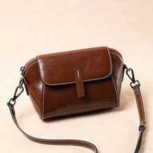 Laden Sie das Bild in den Galerie-Viewer, Mode Leder Handytasche