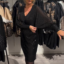 Laden Sie das Bild in den Galerie-Viewer, Etuikleid mit V-Ausschnitt, Fledermausärmeln und Pailletten