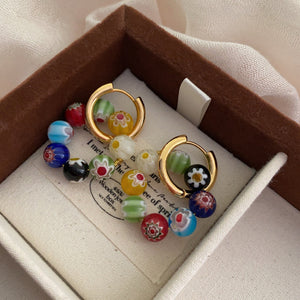 Boho-Ohrringe mit bunten Lucite-Perlen