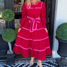 Laden Sie das Bild in den Galerie-Viewer, Langärmliges Kleid mit Spitzeneinsatz