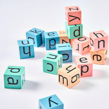 Laden Sie das Bild in den Galerie-Viewer, Englische Buchstaben Scrabble Spiel