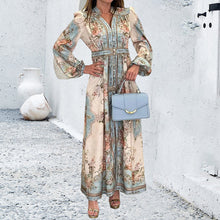 Laden Sie das Bild in den Galerie-Viewer, Elegantes langes Kleid mit Vintage-Print