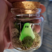 Laden Sie das Bild in den Galerie-Viewer, Mini-Geist Ornament